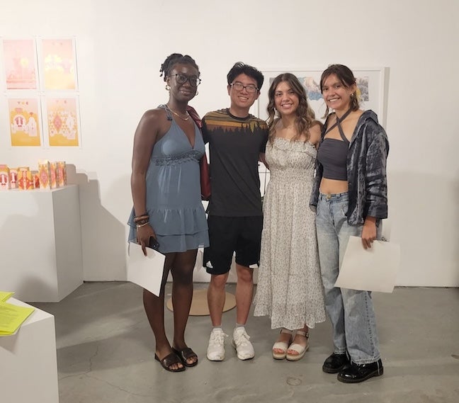 4 students at art gallery
